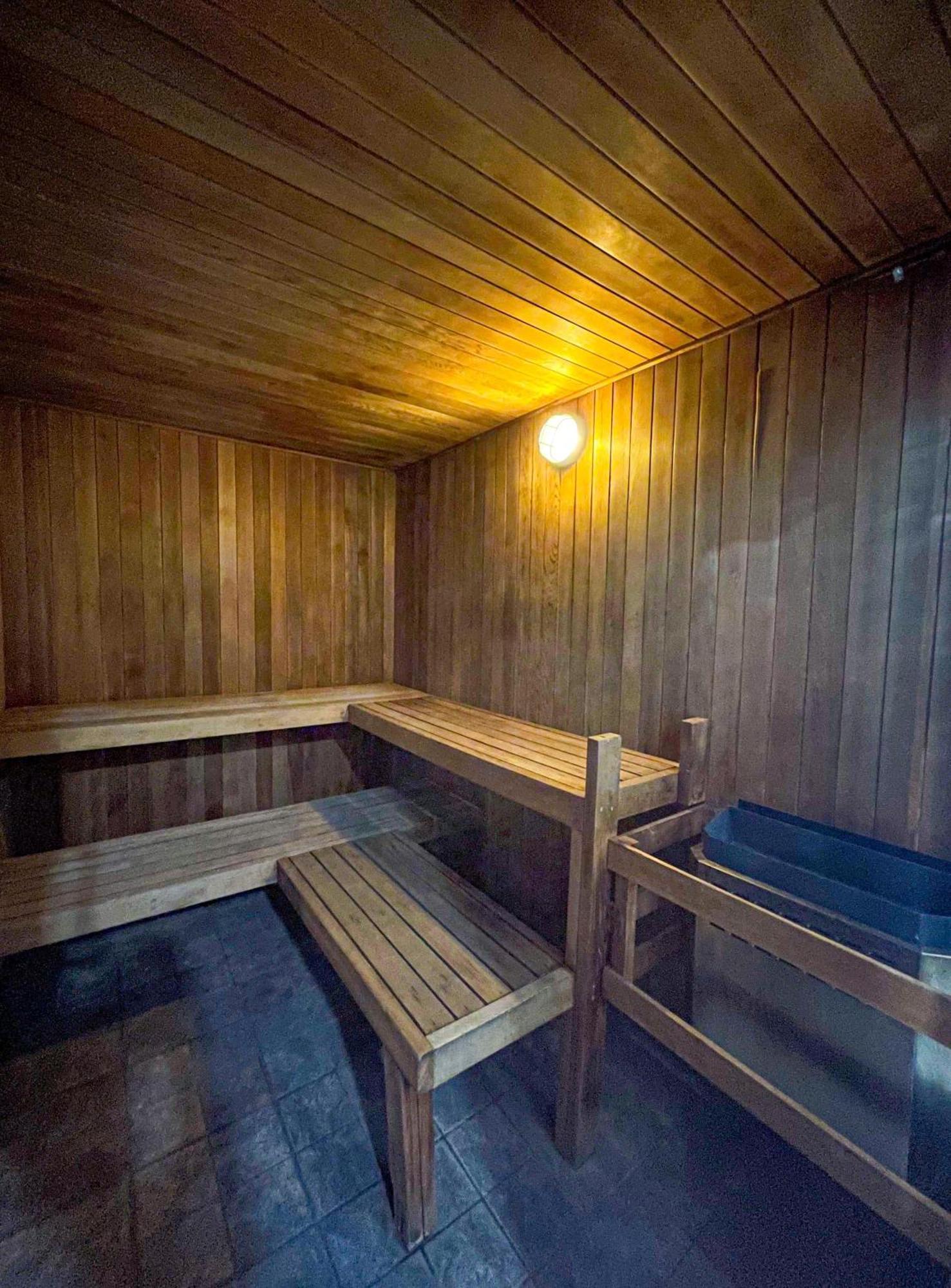 Alpenglow Lodge Bear Wonder One Bedroom By Mva Вістлер Екстер'єр фото